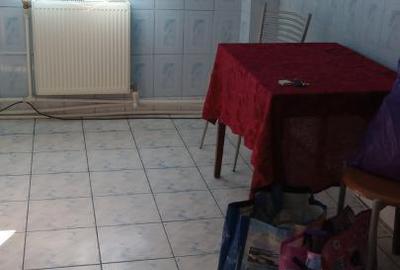 Apartament cu 4 camere decomandat în Viziru 3 - 5