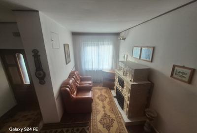 Casă cu 6 camere cu Canalizare în Exterior Est - 9