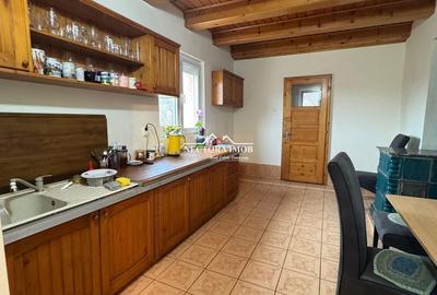 Casă cu 3 camere decomandat în Central - 6