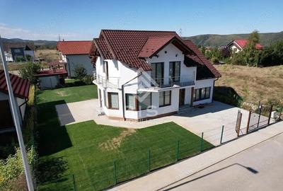 Casă cu 5 camere cu Teren 500 Mp în Nord - 11