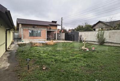 Casă cu 7 camere cu Teren 1600 Mp în Bâra - 9