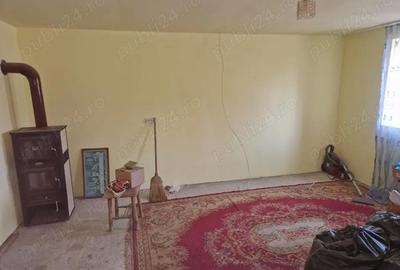 Casă cu 3 camere în Dezești - 3