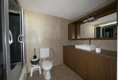 Casă cu 4 camere în Central - 2