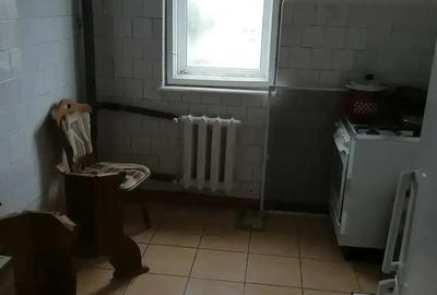Apartament cu 3 camere decomandat în Far - 1
