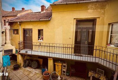 Casă cu 7 camere cu Teren 277 Mp în Central - 8