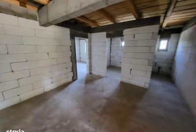 Casă cu 4 camere cu Teren 1233 Mp în Odaia Manolache - 4