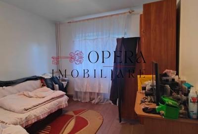 Apartament 4 camere, decomandat, de vanzare, zona Alexandru cel Bun - 2