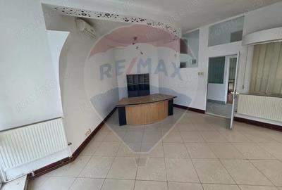 Ansamblu casa de locuit, hala productie ,spatiu de birouri si teren - 4