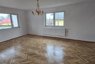 Apartament cu 3 camere decomandat în Central - 1