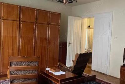 Casă cu Teren 91 Mp în Central - 2