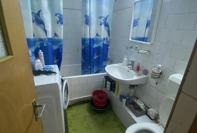 Apartament cu 2 camere decomandat în Frații Golești