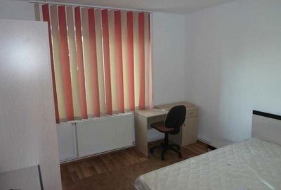 Apartament cu 3 camere decomandat în Cornișa - 7