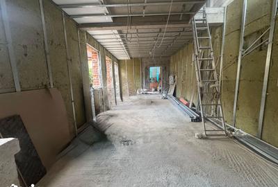Casă cu 5 camere cu Canalizare în Dorobanți - 1