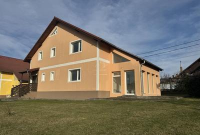 Casă cu 5 camere cu Teren 560 Mp în Central - 7