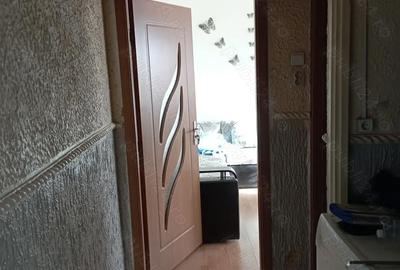 Apartament cu 2 camere semidecomandat în Plopeni - 1