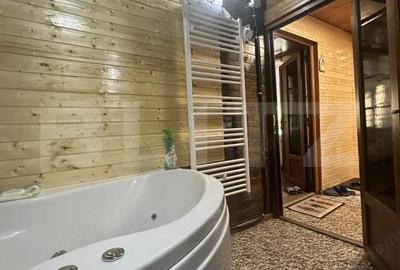 Casă cu 3 camere cu Teren 1400 Mp în Central - 2