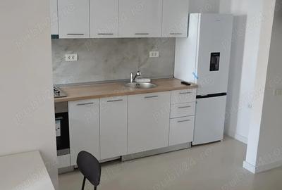 Garsonieră decomandată în Central