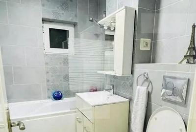 Apartament cu 3 camere decomandat în Central - 1