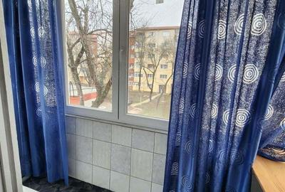 Apartament cu 2 camere decomandat în Aradului