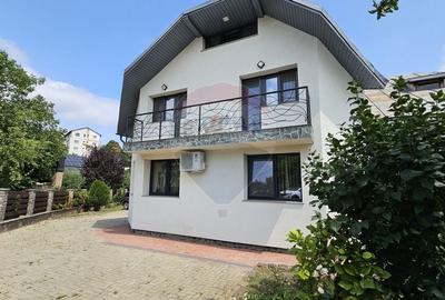 Casă individuală cu 7 camere cu Teren 1000 Mp în Central - 3