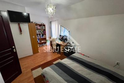 Casa duplex 100 mp utili, la intrare Sura Mare teren 1500 mp teren - 10