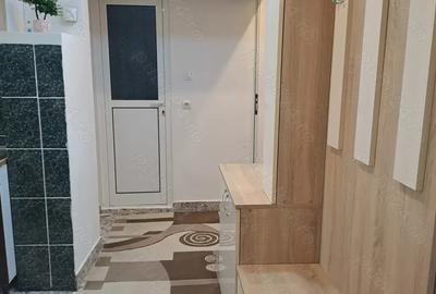 Apartament 2 camere decomandat de vanzare