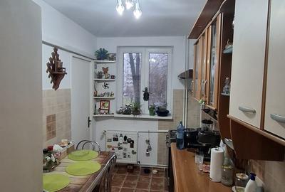 Apartament cu 4 camere decomandat în Titan - 25