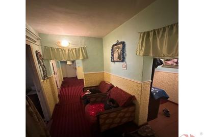 Apartament cu 4 camere decomandat în Central - 1