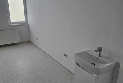 Spațiu comercial, de 500 mp, în Central - 4