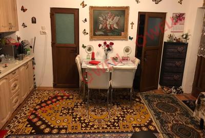 De vânzare o casă pe curte comună cu încă 5 familii situat în Târgu Mureș pe st - 4