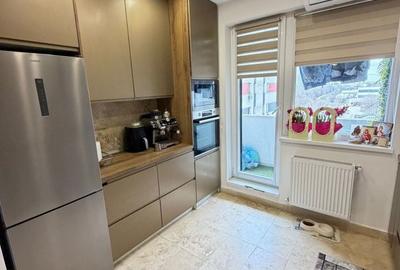 Apartament cu 3 camere decomandat în Drumul Taberei - 13