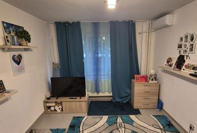 Garsonieră decomandată în 1 Mai - 2