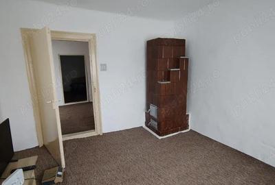 Casă cu 5 camere cu Teren 1877 Mp în Săpunari - 2