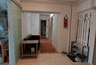 Apartament cu 3 camere decomandat, mobilat în P-ța Unirii - 13