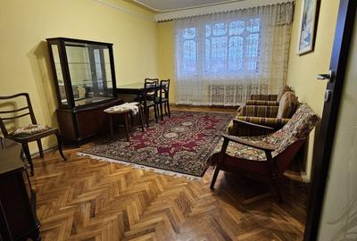 Apartament cu 3 camere decomandat în Alexandru cel Bun