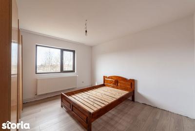 Casă cu Teren 4563 Mp în Central - 12