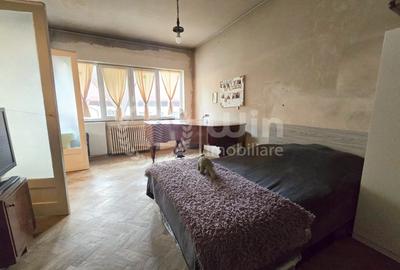 Apartament cu 3 camere semidecomandat, mobilat în Central - 2