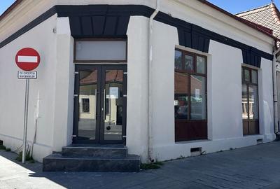 Spațiu comercial, de 150 mp, în Central