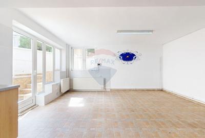 Casă individuală cu 10 camere cu Teren 710 Mp în Central - 13