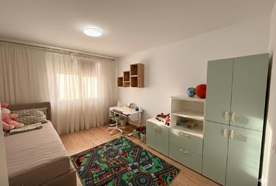 Apartament cu 3 camere decomandat în Tractorul - 5