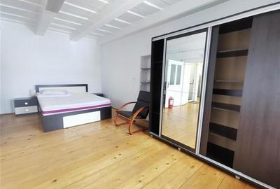 Apartament cu 2 camere la casa, cu curte si parcare, utilitati incluse, la 5 min - 5