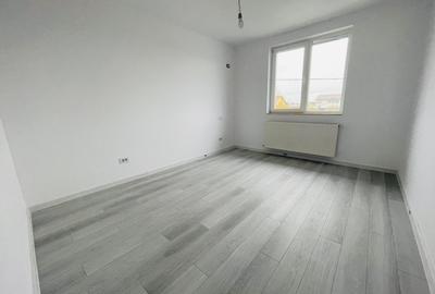 Casă cu 4 camere cu Teren 250 Mp în Domnești - 2