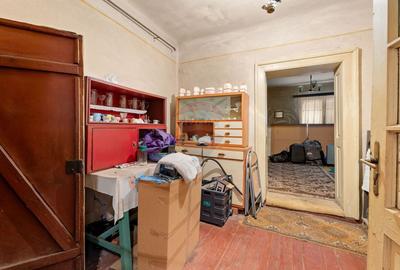 Casă cu 5 camere cu Teren 454 Mp în UTA - 6