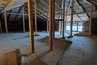 FARA COMISIOANE in Gulia vatra Satului la drum asfaltat casa 4 camere 2 bai P+M - 28