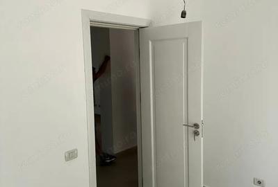 Casă cu 6 camere cu Teren 100 Mp în Roșu - 2