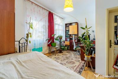 Apartament cu 4 camere decomandat în P-ța Unirii - 13