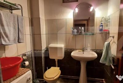 Casă cu 3 camere cu Teren 1000 Mp în Titulescu - 10