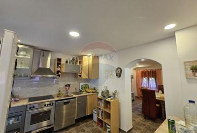 Casă cu 7 camere cu Teren 1134 Mp în Tarcău - 10