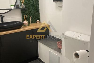 Spațiu comercial, de 50 mp, în Central - 4