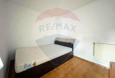 Casă cu 6 camere cu Teren 300 Mp în Central - 2